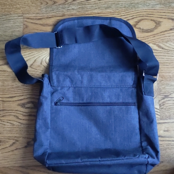 Dark grey medium sized messenger bag - Picture 3 of 4